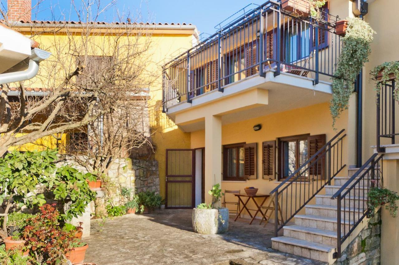 Apartments Redenta Tar-Vabriga ภายนอก รูปภาพ